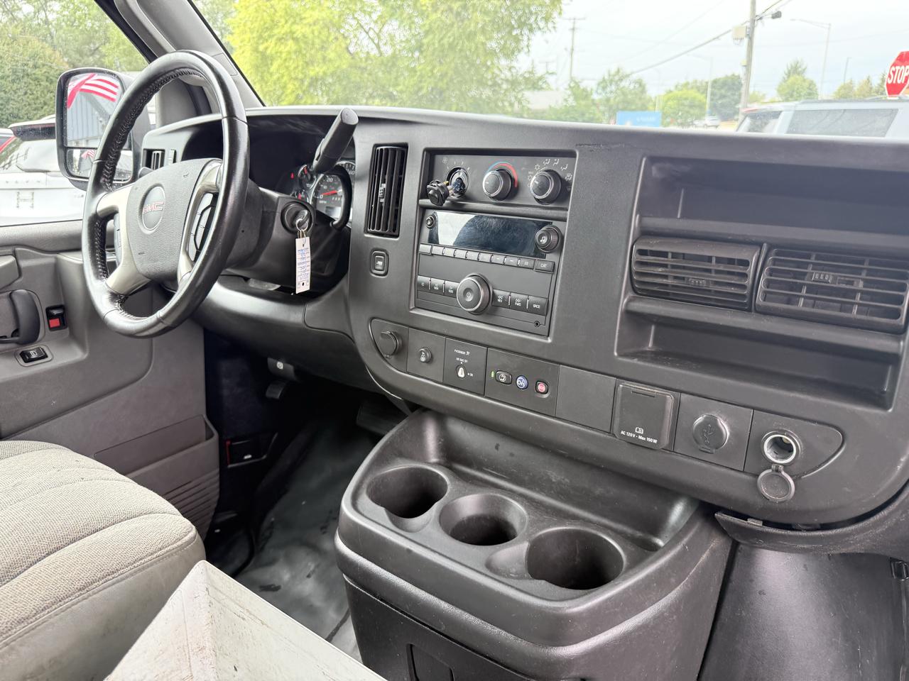 GMC Savana Cargo Van RWD 3500 135" 2019