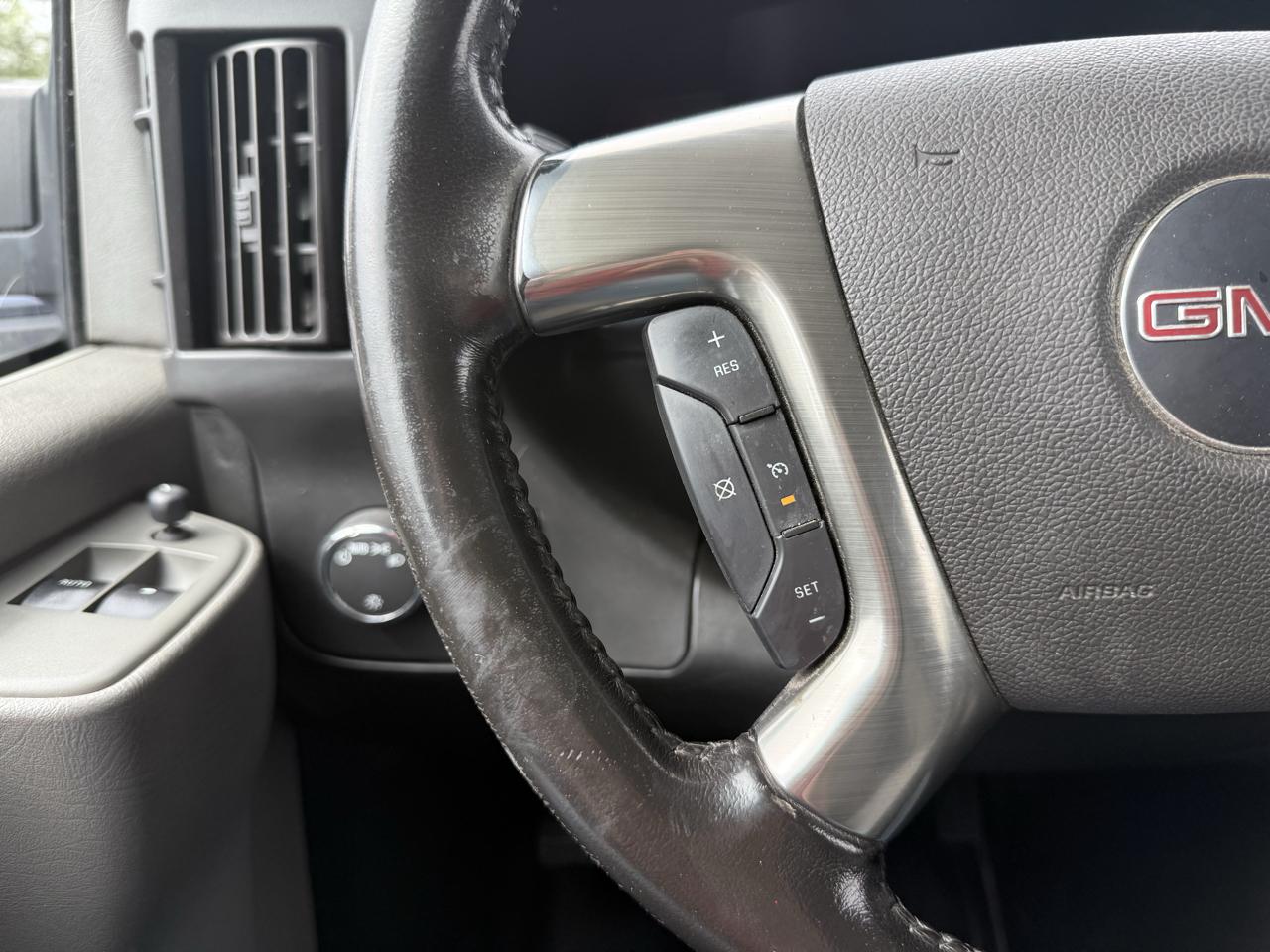 GMC Savana Cargo Van RWD 3500 135" 2019