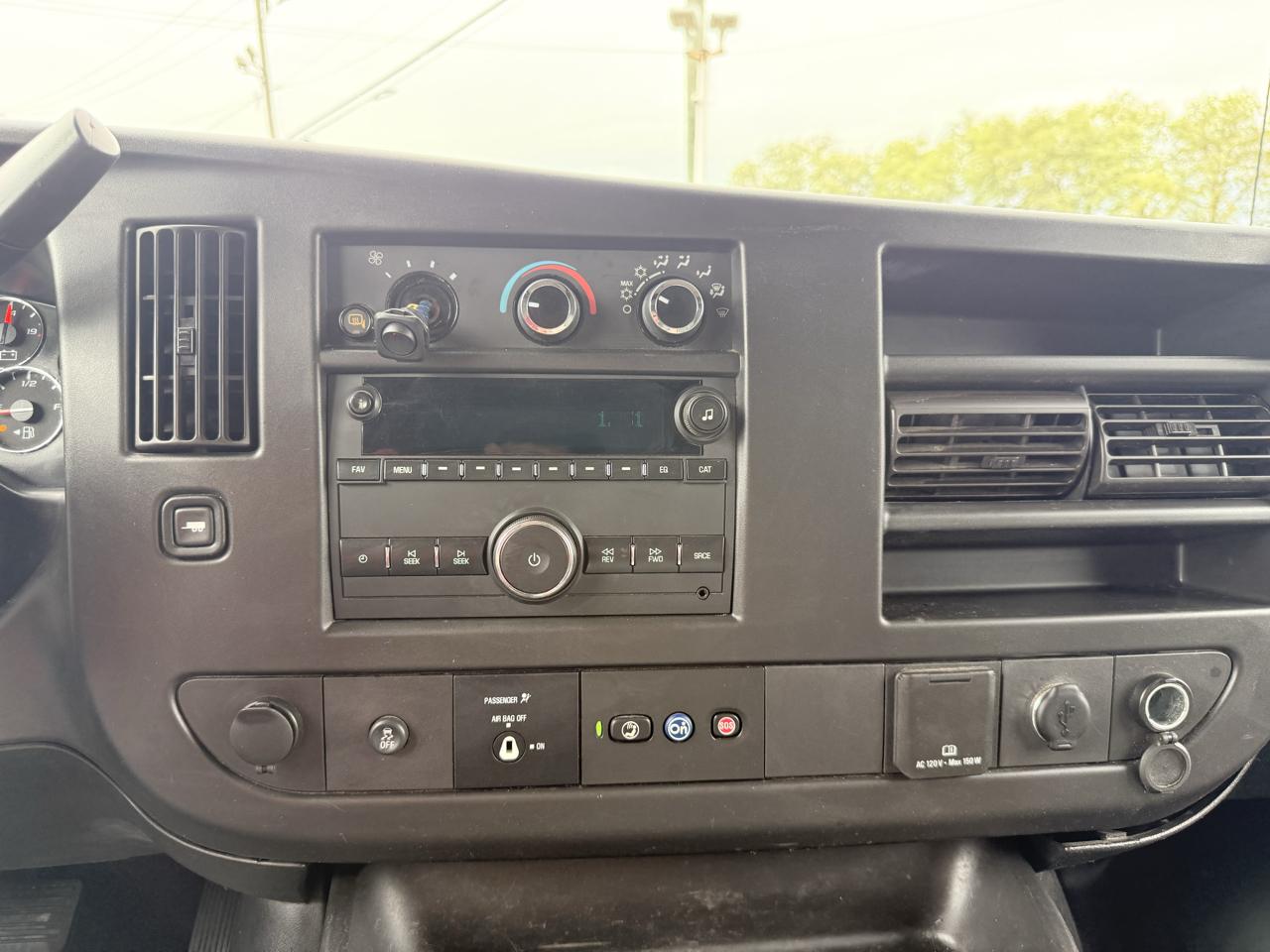 GMC Savana Cargo Van RWD 3500 135" 2019