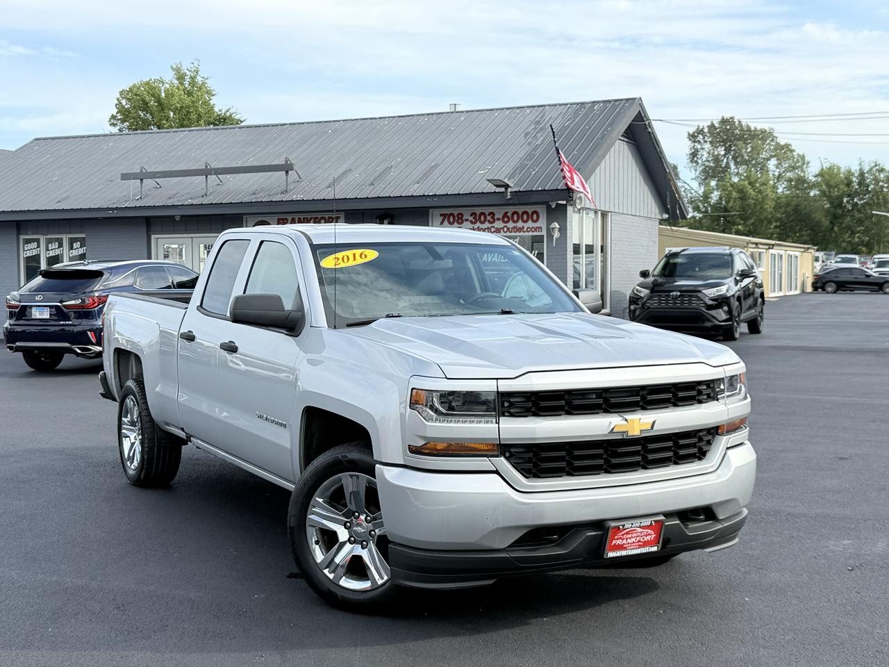 2016 Chevrolet Silverado 1500 4WD Double Cab 143.5" Custom