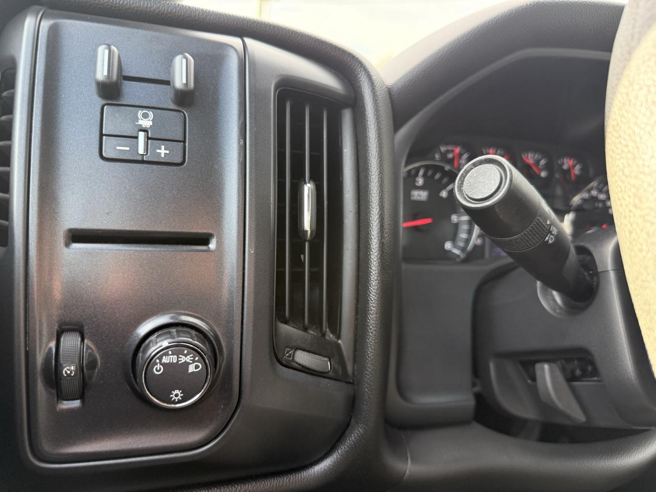 Chevrolet Silverado 1500 4WD Double Cab 143.5" Custom 2016