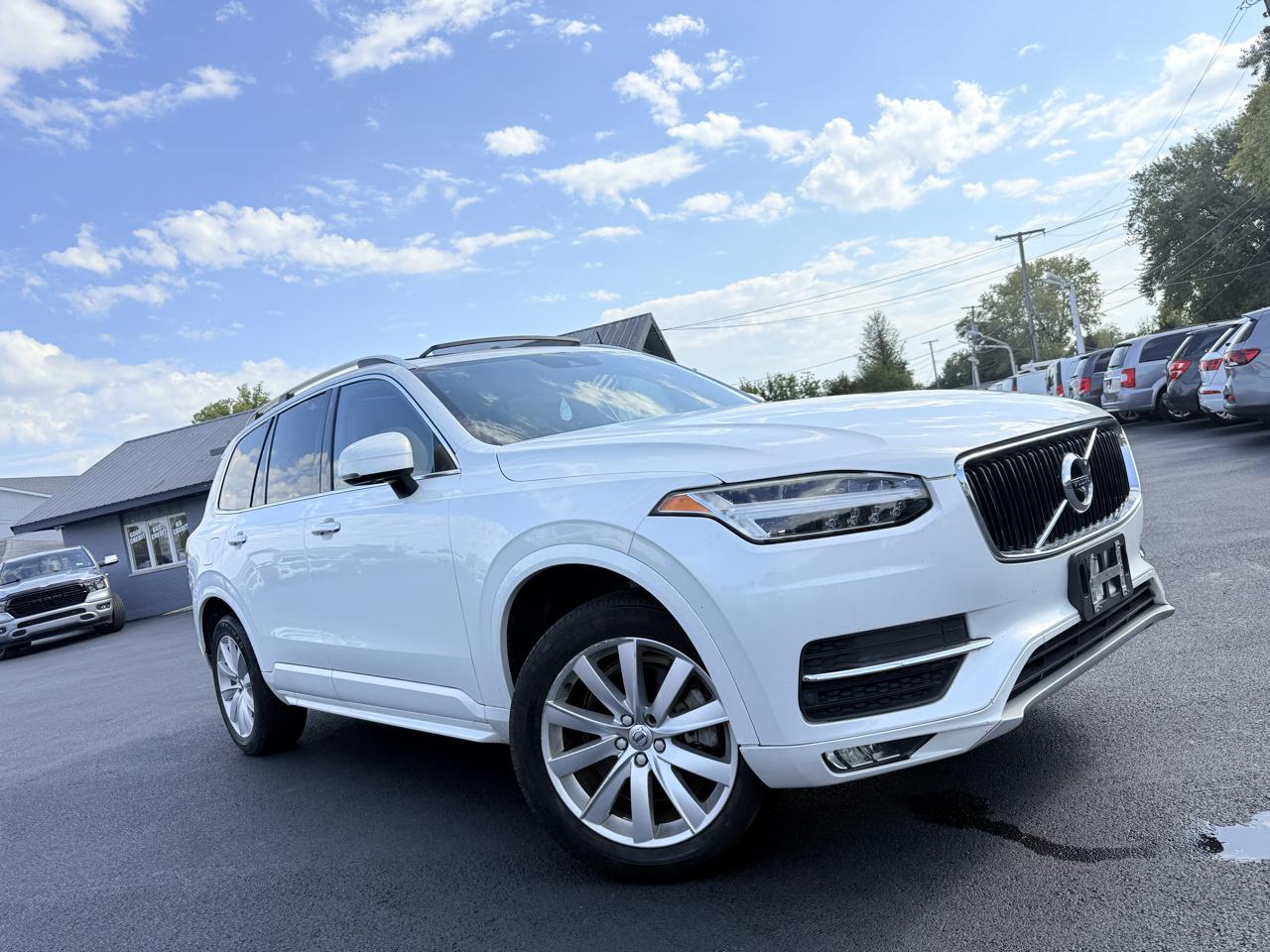Volvo XC90 T6 AWD 7-Passenger Momentum 2017