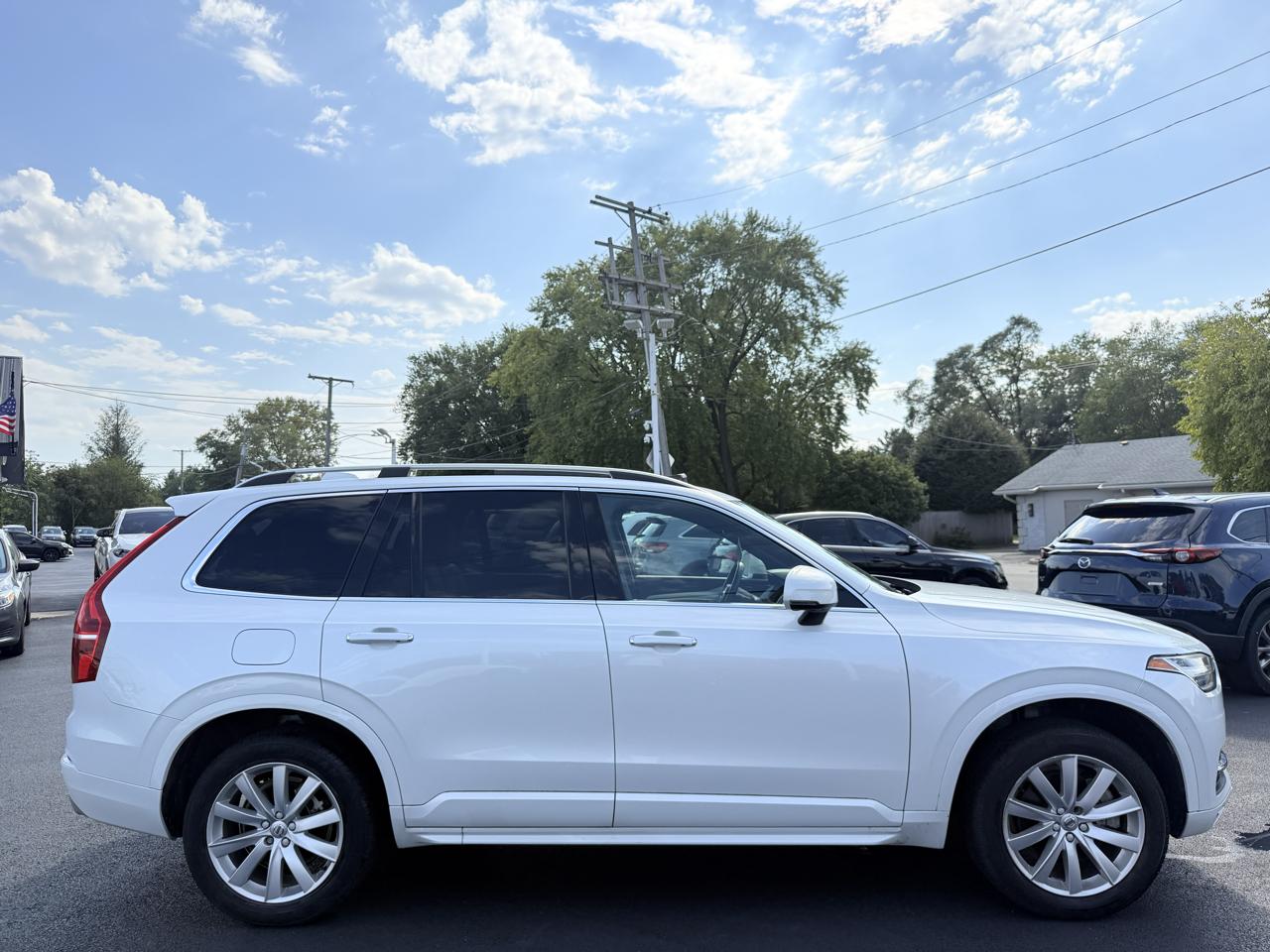 Volvo XC90 T6 AWD 7-Passenger Momentum 2017