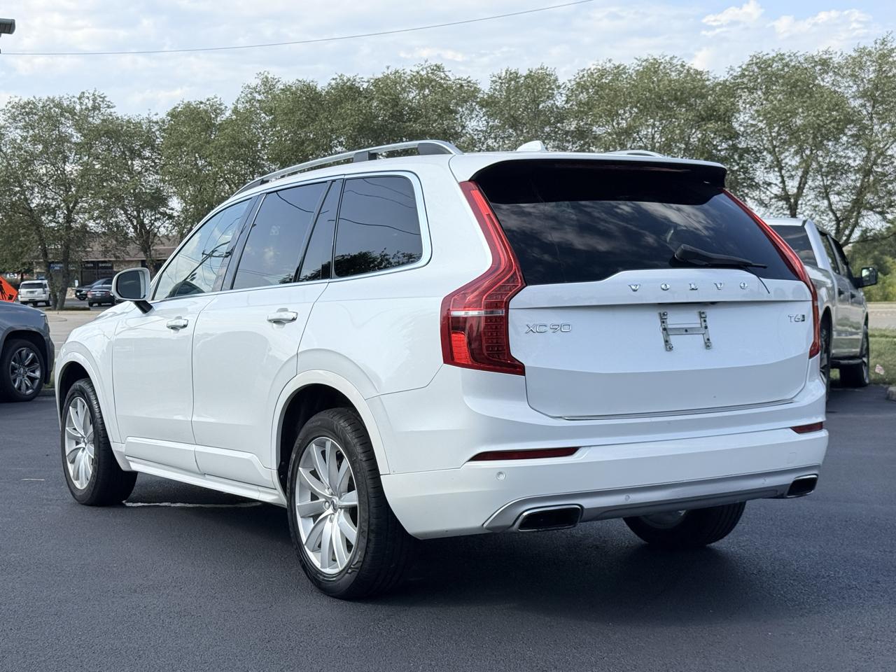 Volvo XC90 T6 AWD 7-Passenger Momentum 2017