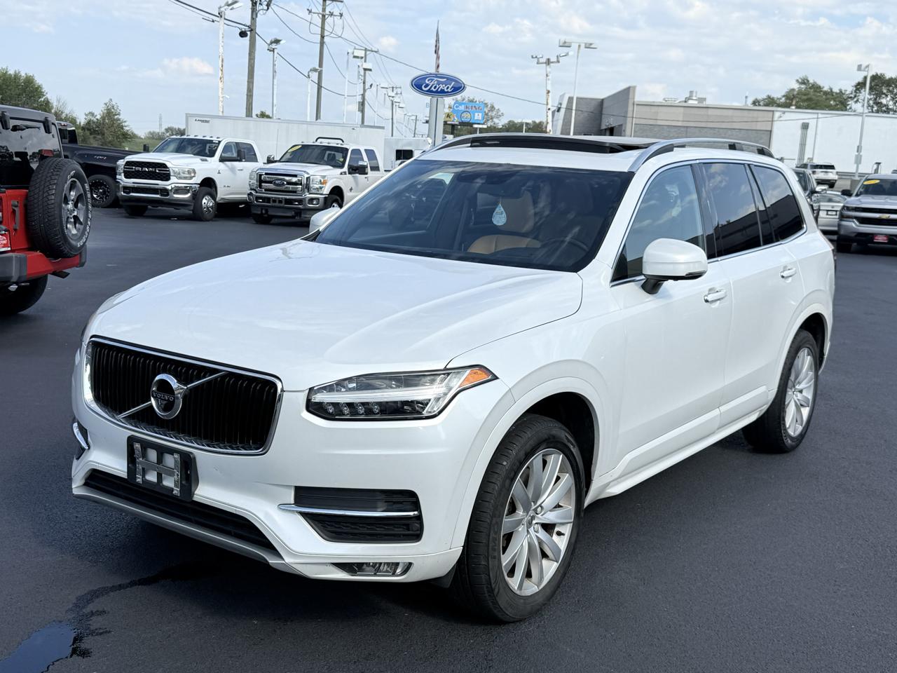 Volvo XC90 T6 AWD 7-Passenger Momentum 2017