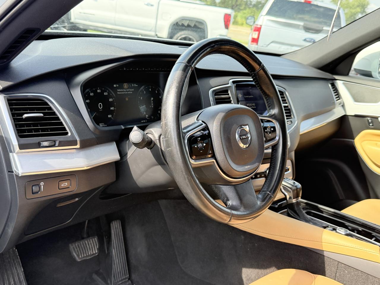 Volvo XC90 T6 AWD 7-Passenger Momentum 2017