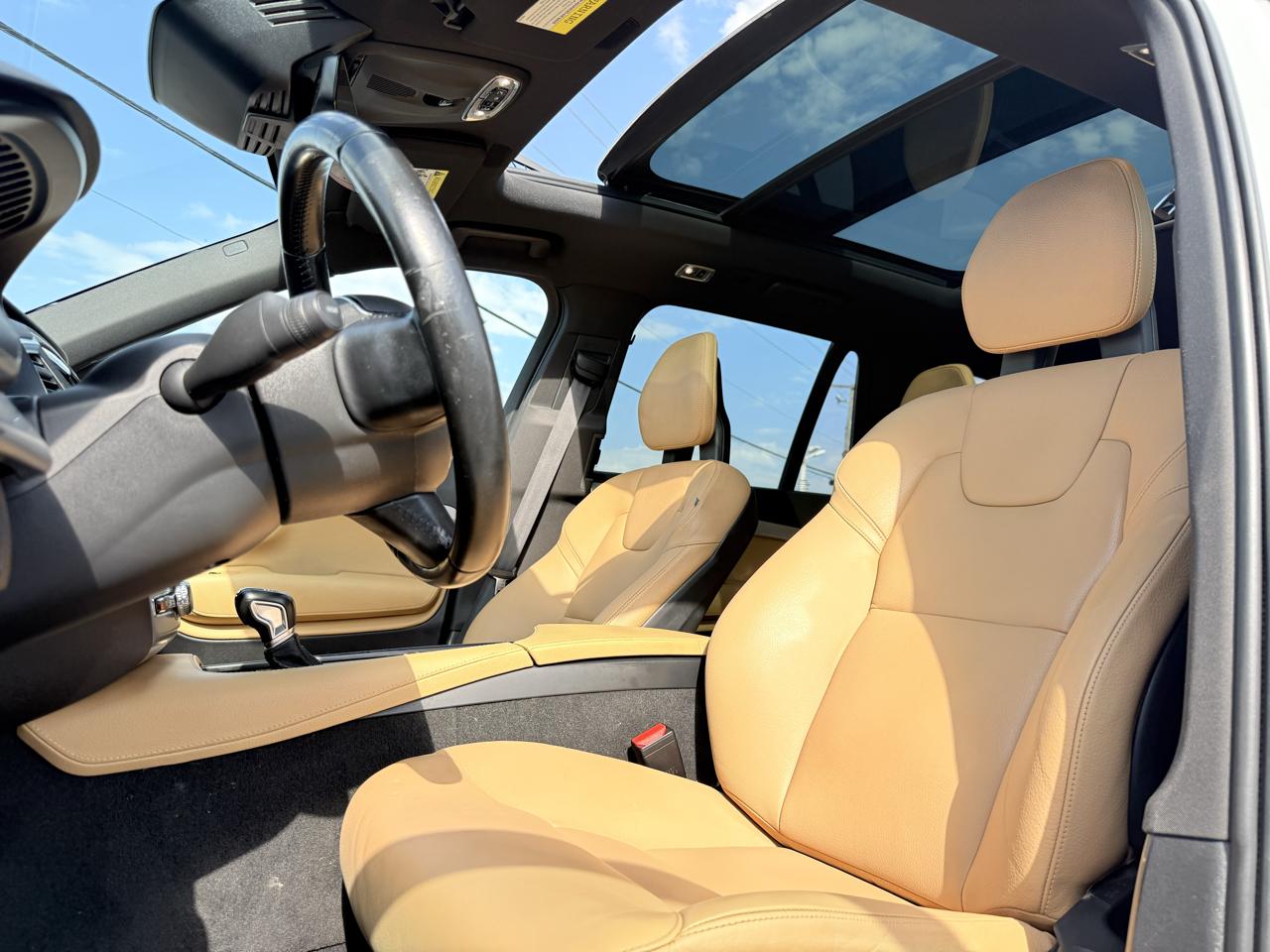 Volvo XC90 T6 AWD 7-Passenger Momentum 2017