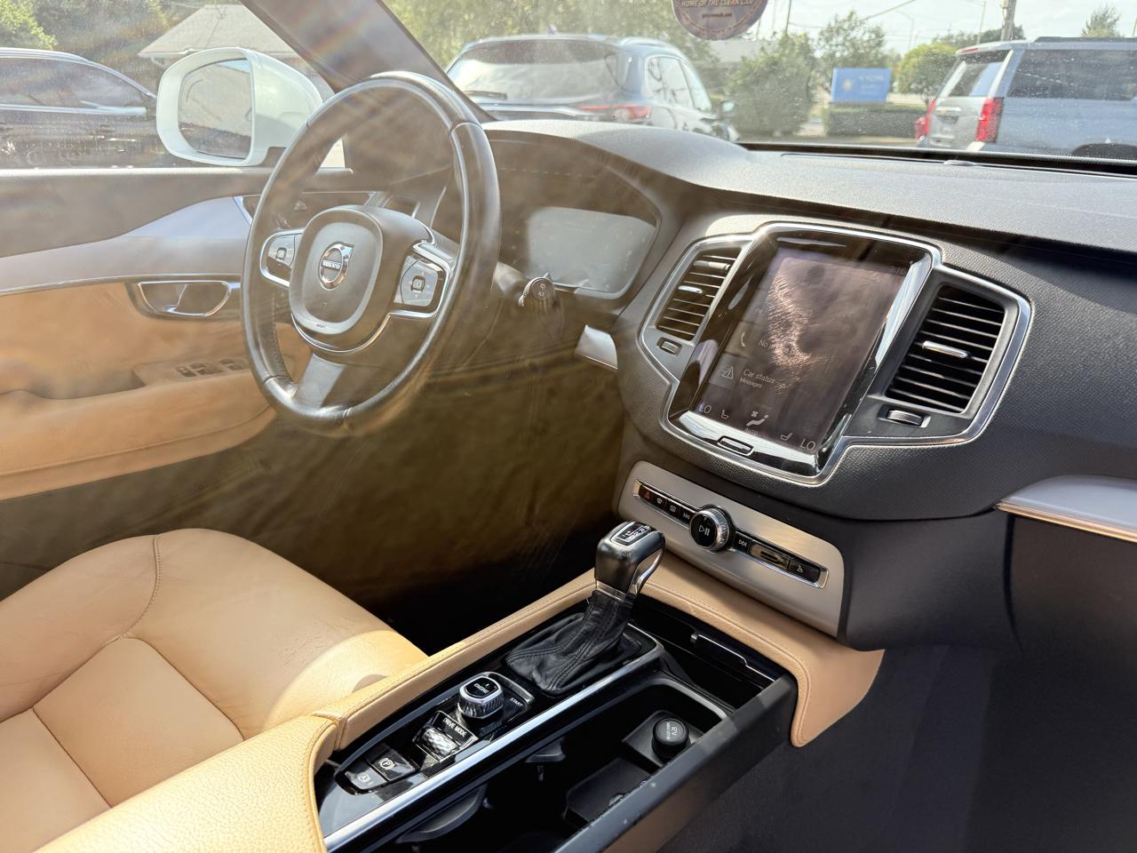 Volvo XC90 T6 AWD 7-Passenger Momentum 2017