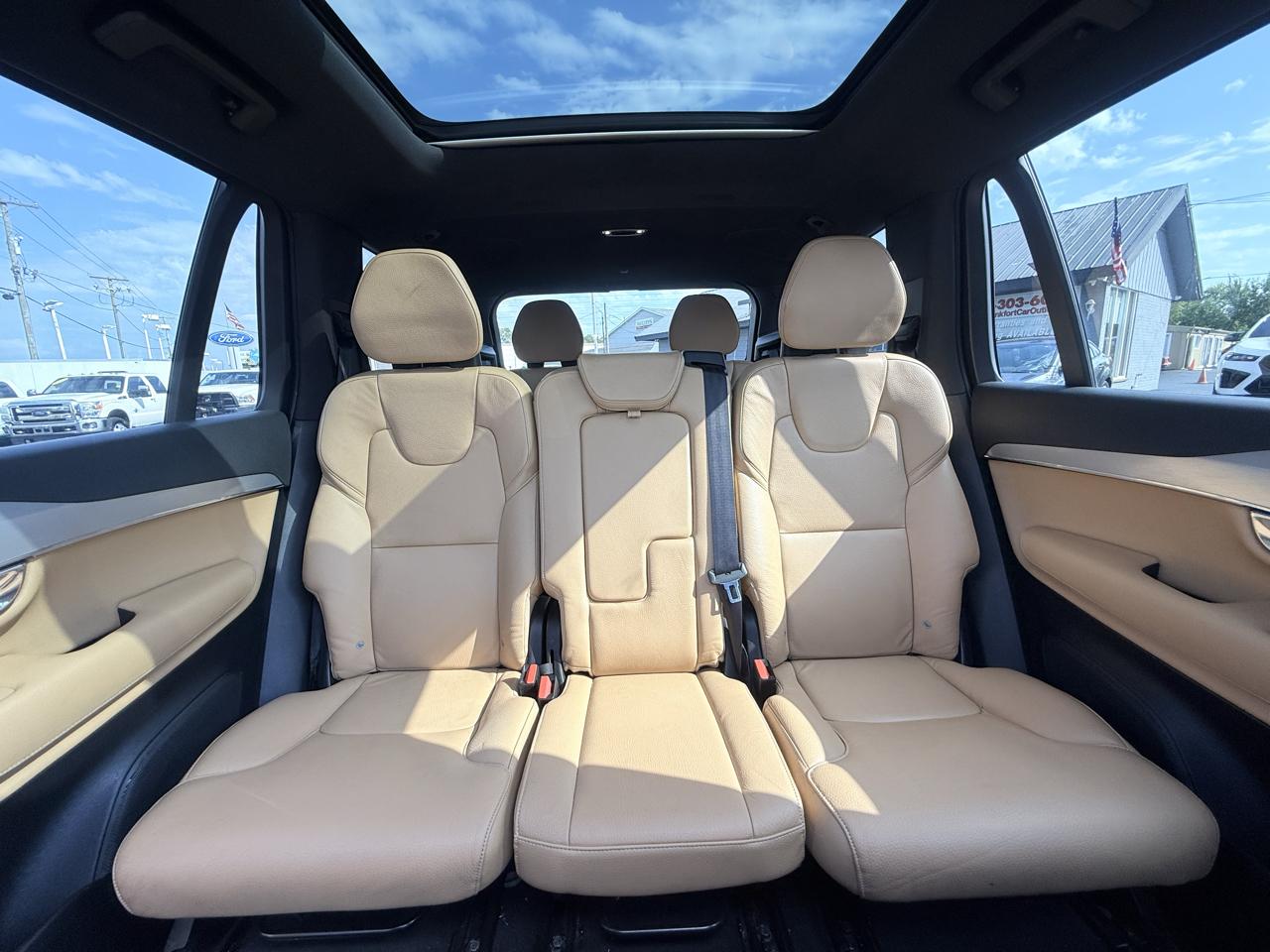 Volvo XC90 T6 AWD 7-Passenger Momentum 2017