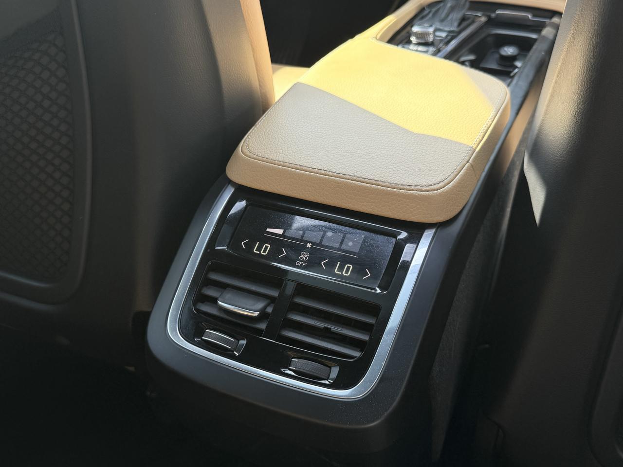 Volvo XC90 T6 AWD 7-Passenger Momentum 2017