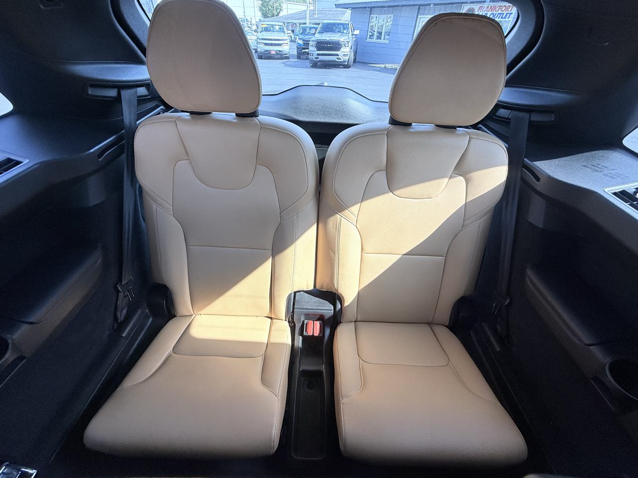 Volvo XC90 T6 AWD 7-Passenger Momentum 2017