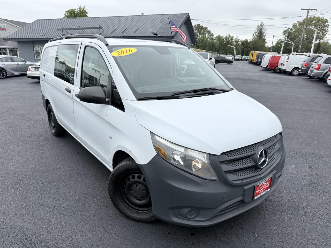 Mercedes-Benz Metris Cargo Van RWD 126" 2016
