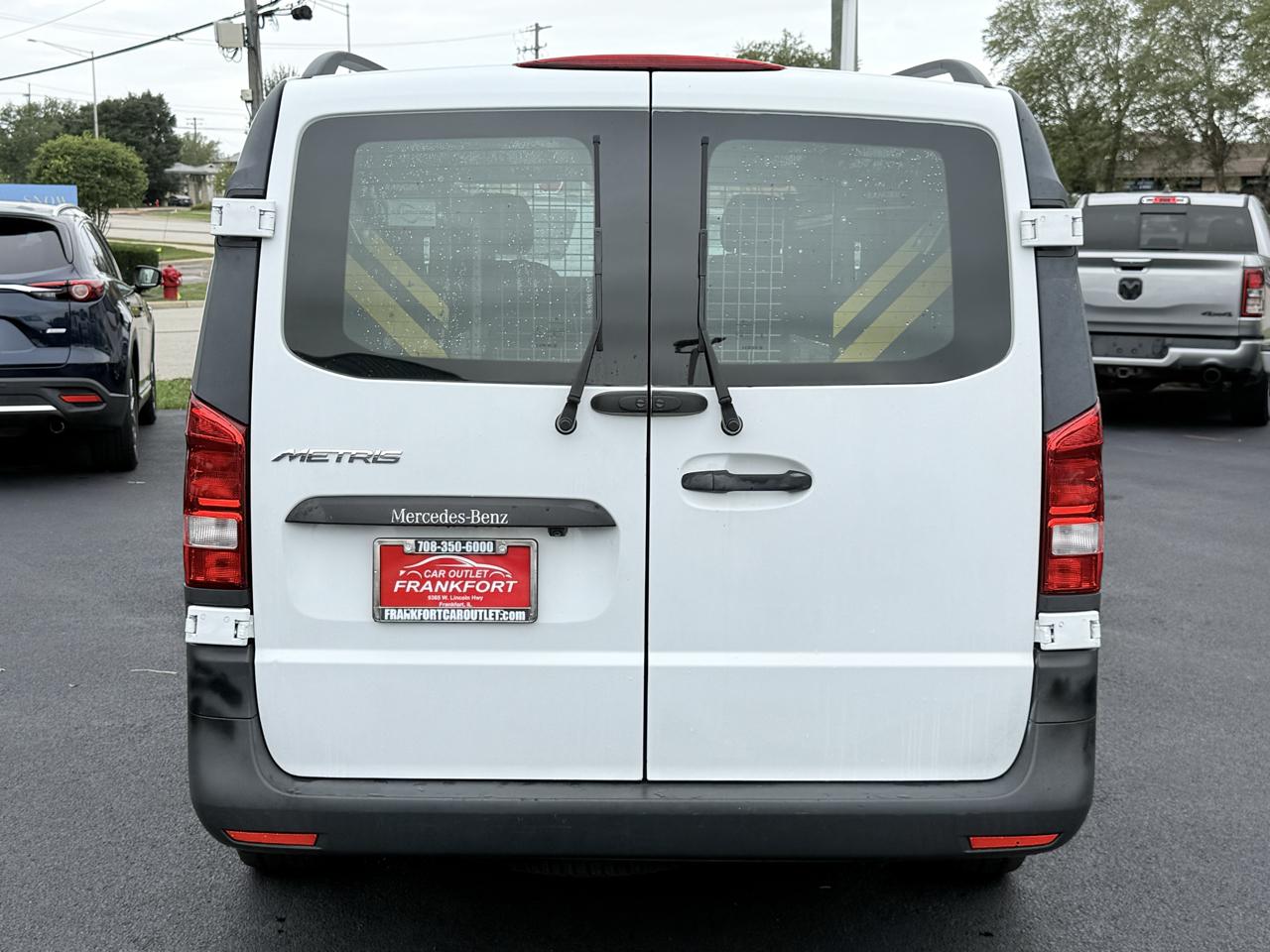 Mercedes-Benz Metris Cargo Van RWD 126" 2016