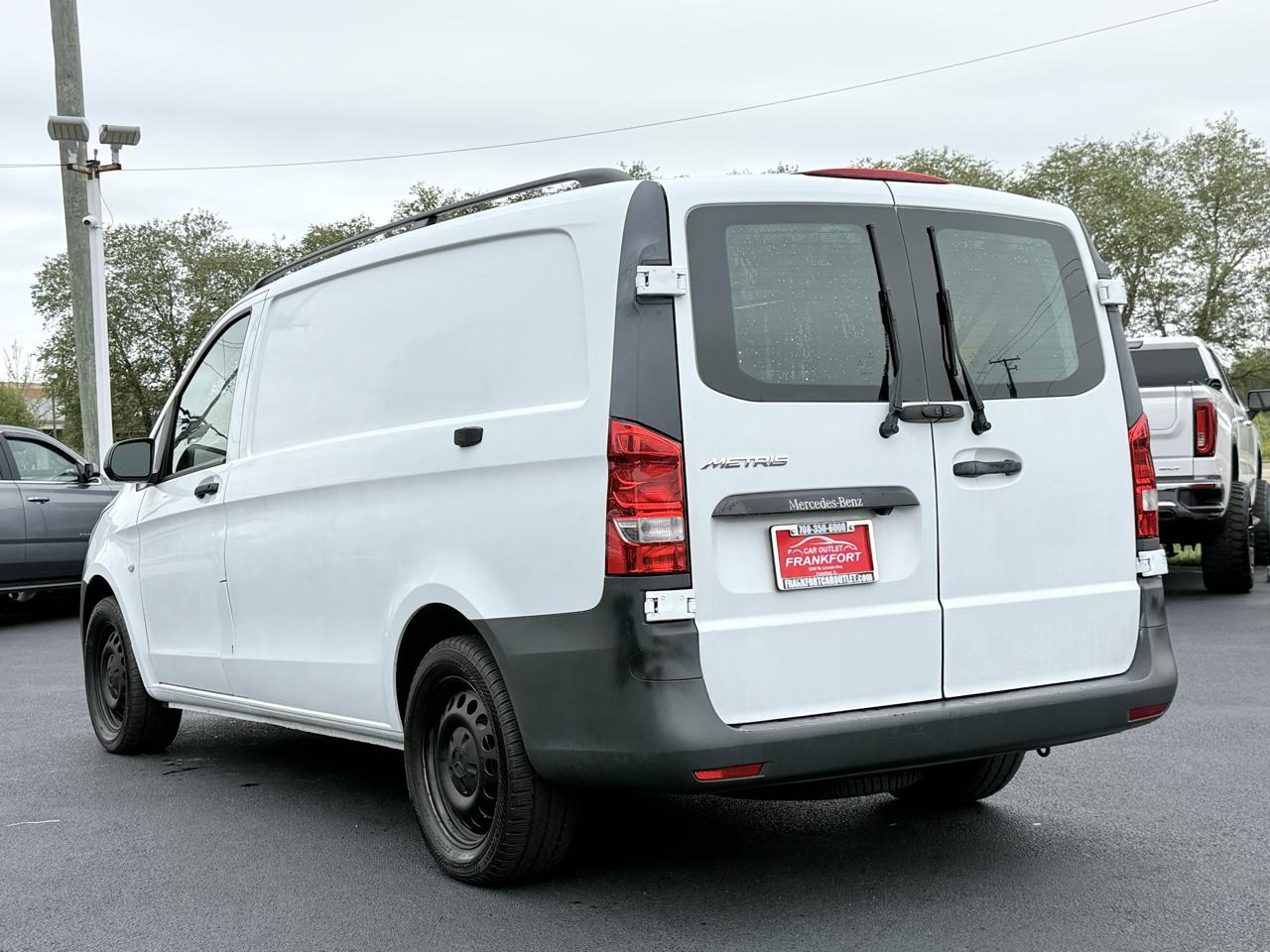 Mercedes-Benz Metris Cargo Van RWD 126" 2016