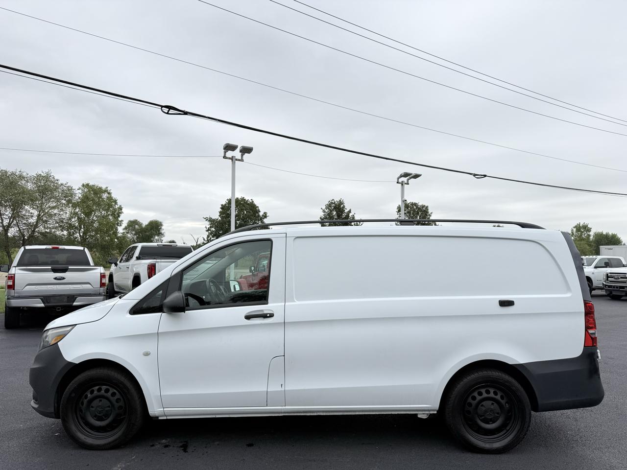 Mercedes-Benz Metris Cargo Van RWD 126" 2016
