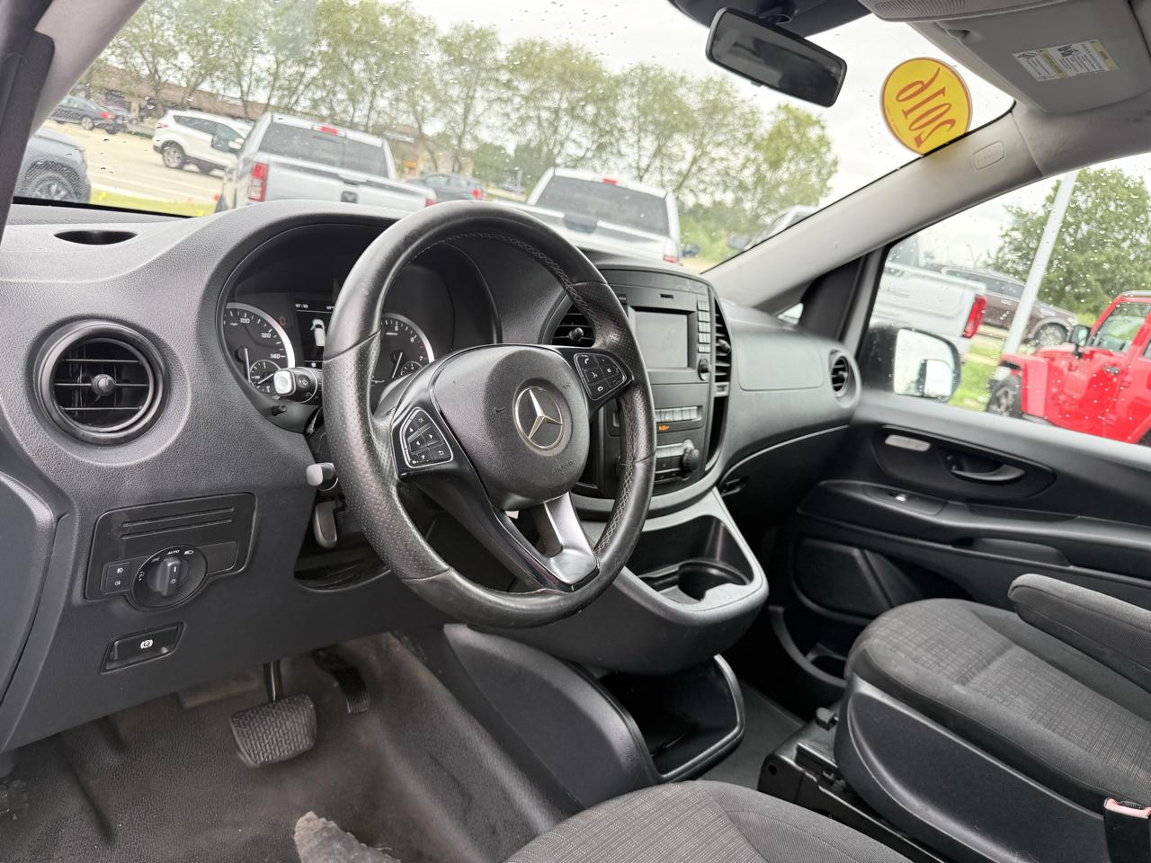 Mercedes-Benz Metris Cargo Van RWD 126" 2016