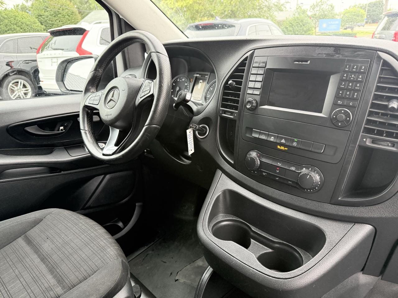Mercedes-Benz Metris Cargo Van RWD 126" 2016