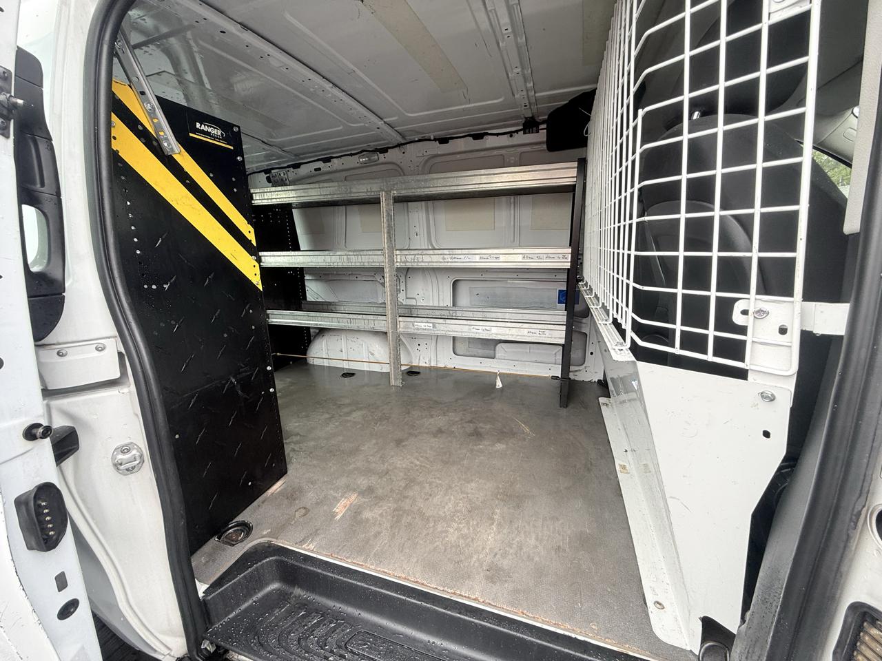 Mercedes-Benz Metris Cargo Van RWD 126" 2016