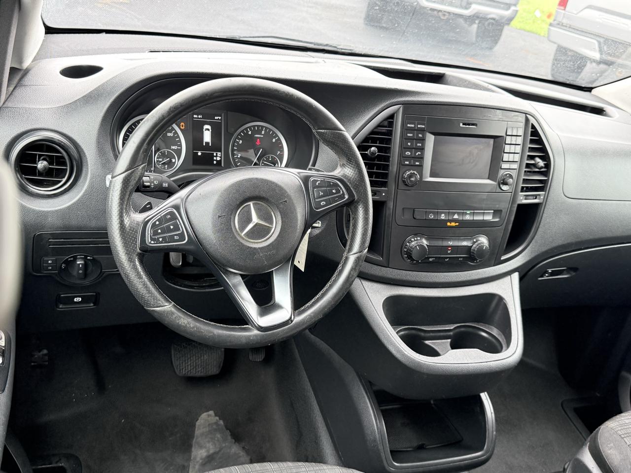 Mercedes-Benz Metris Cargo Van RWD 126" 2016