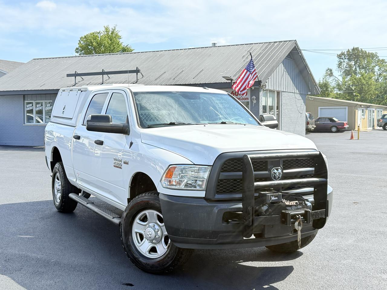 RAM 2500 Tradesman 4x4 Crew Cab 6'4" Box 2018