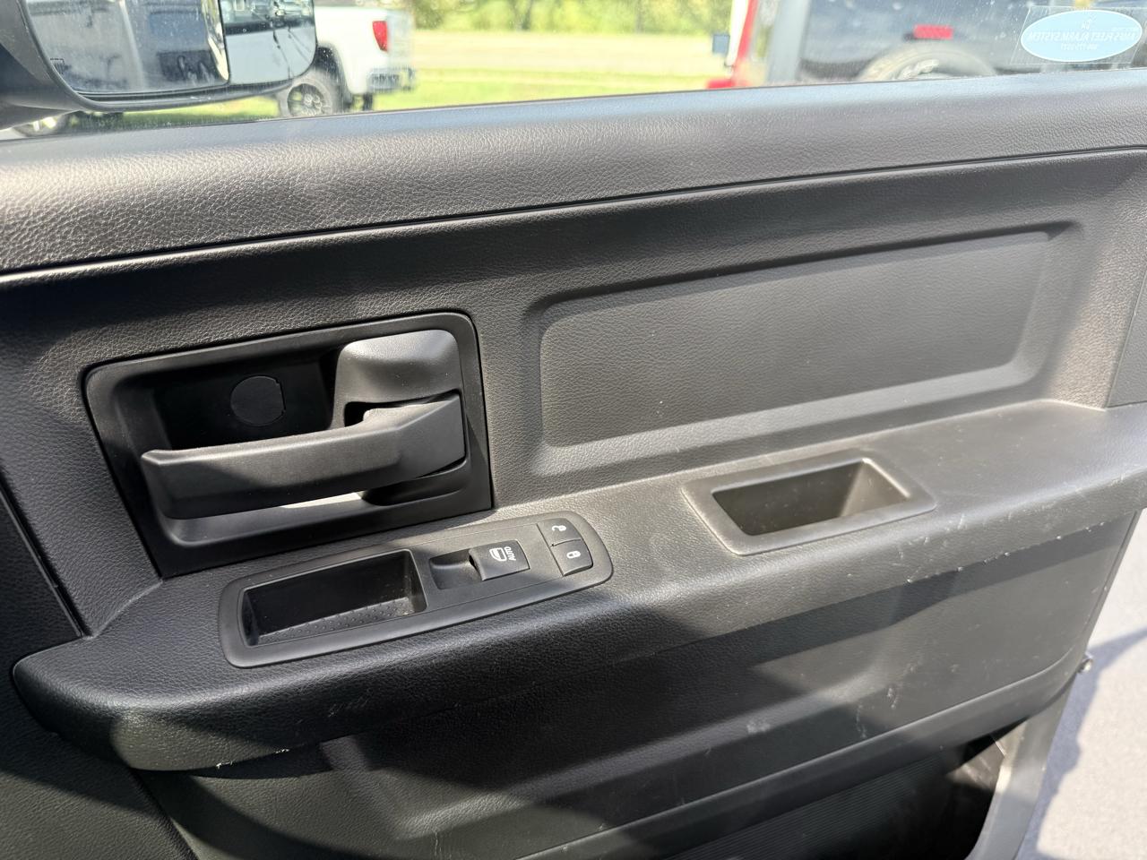 RAM 2500 Tradesman 4x4 Crew Cab 6'4" Box 2018