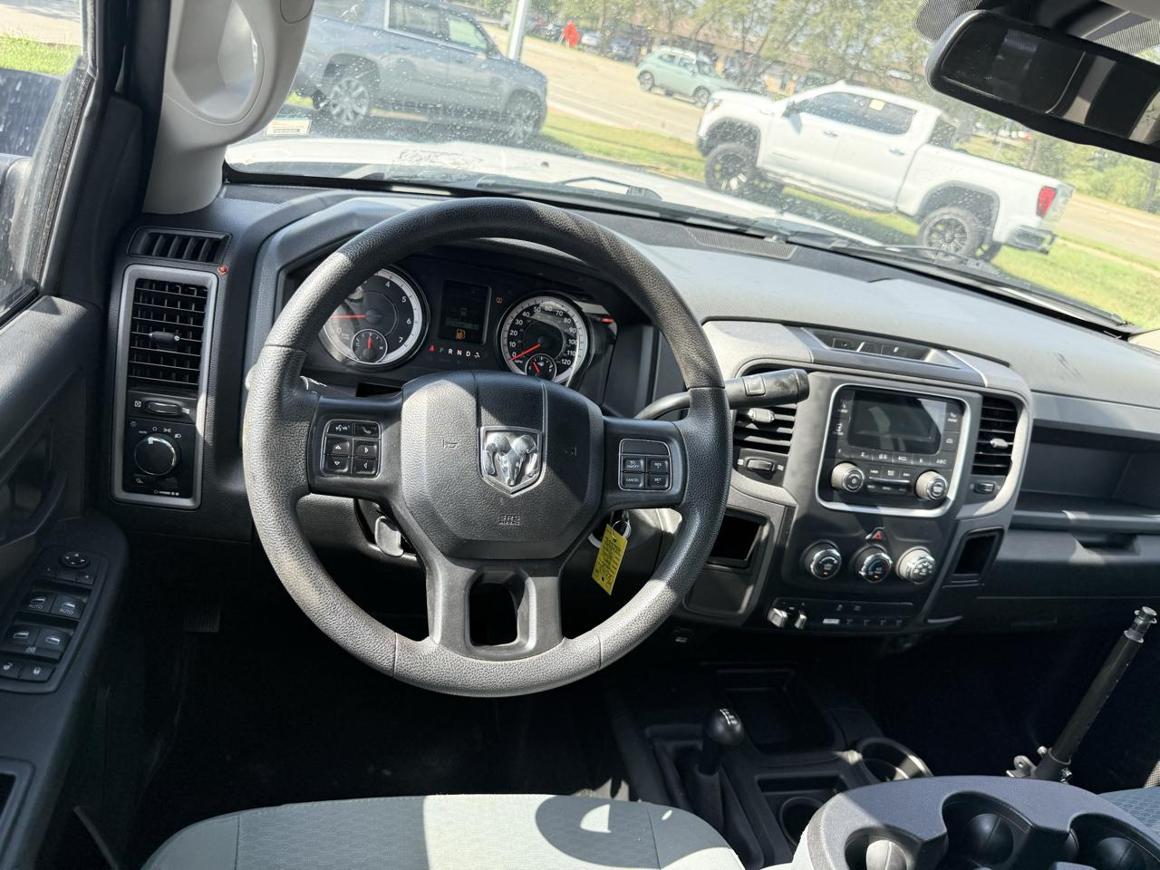 RAM 2500 Tradesman 4x4 Crew Cab 6'4" Box 2018