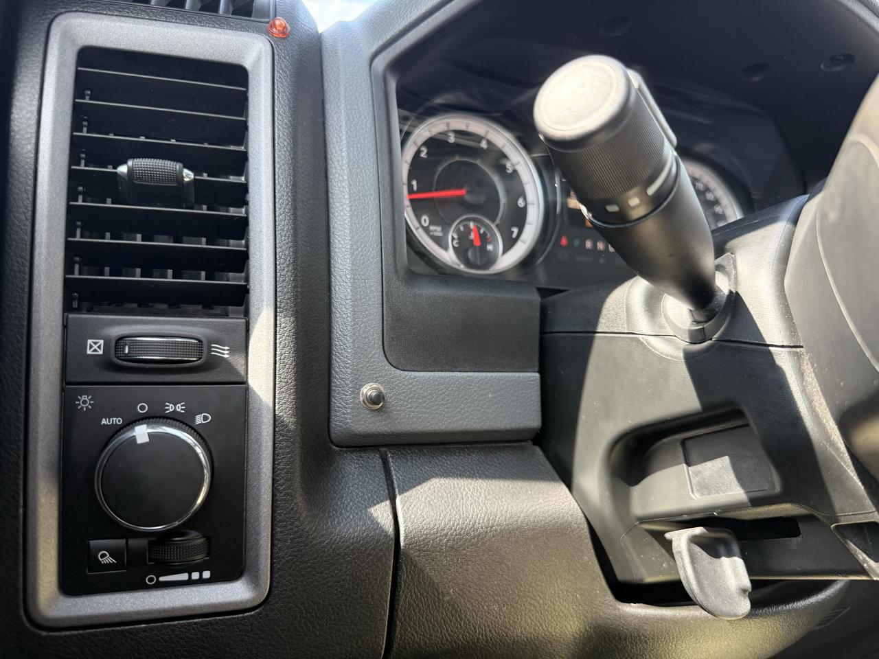 RAM 2500 Tradesman 4x4 Crew Cab 6'4" Box 2018