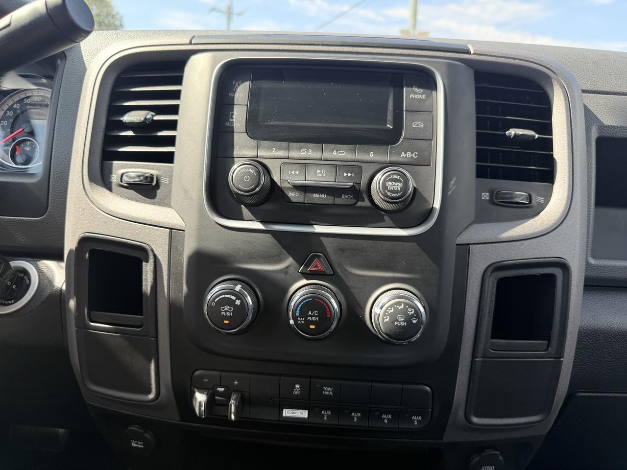 RAM 2500 Tradesman 4x4 Crew Cab 6'4" Box 2018