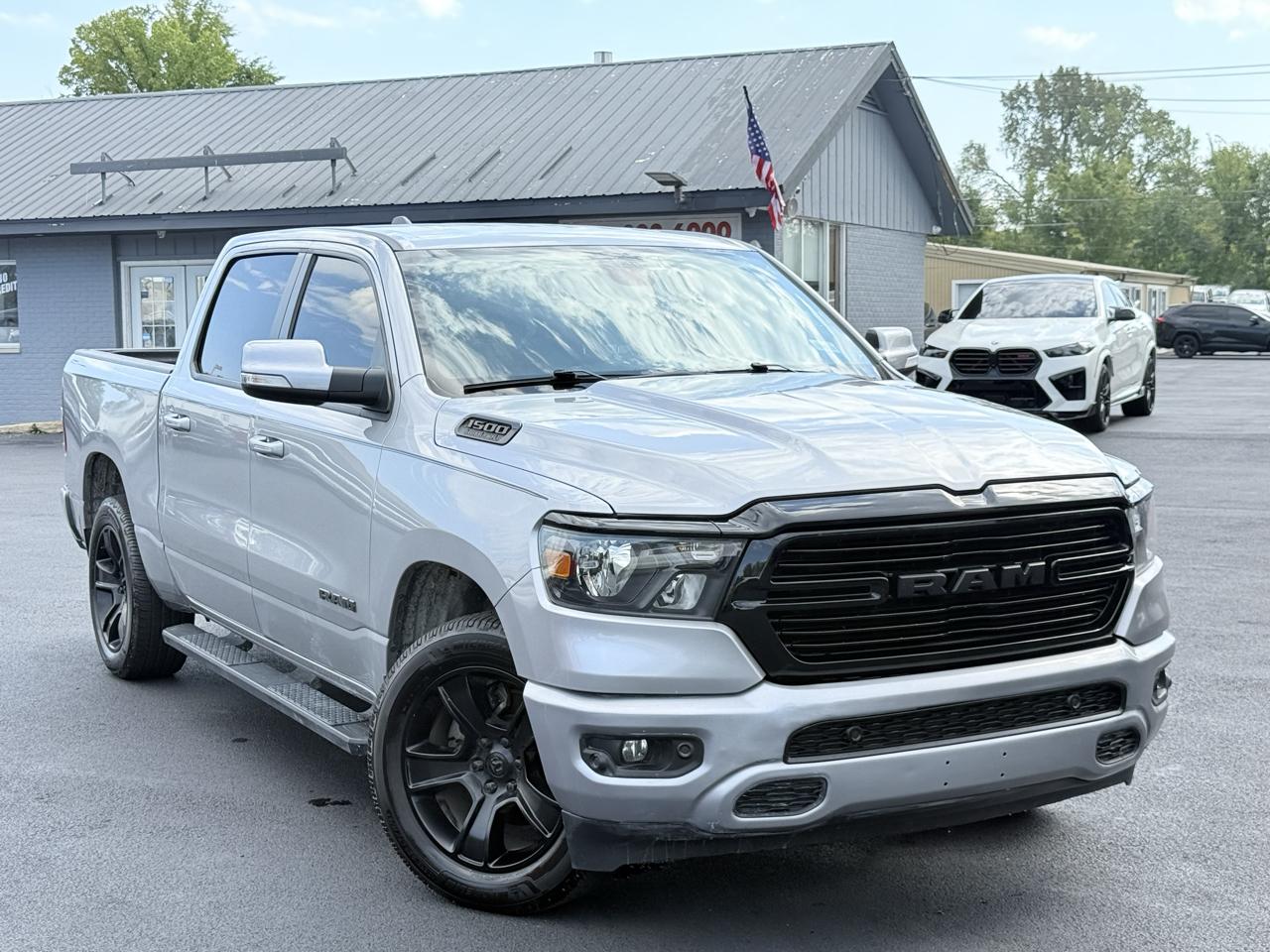 RAM 1500 Big Horn 4x4 Crew Cab 5'7" Box 2020