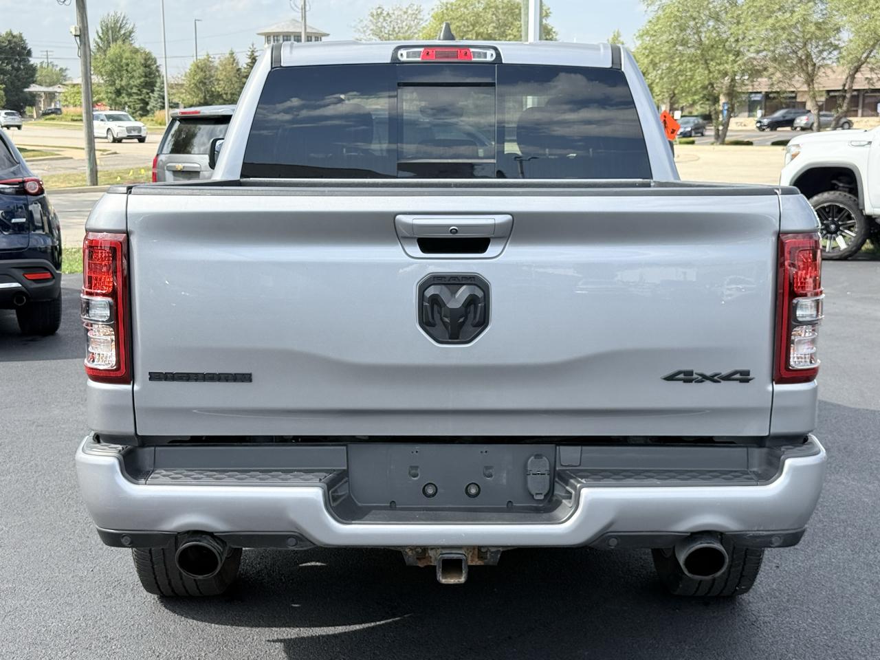 RAM 1500 Big Horn 4x4 Crew Cab 5'7" Box 2020