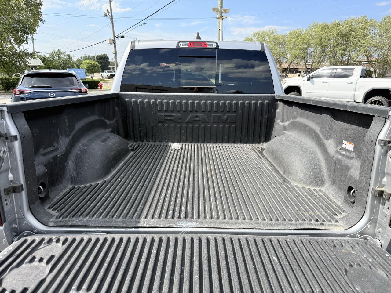 RAM 1500 Big Horn 4x4 Crew Cab 5'7" Box 2020