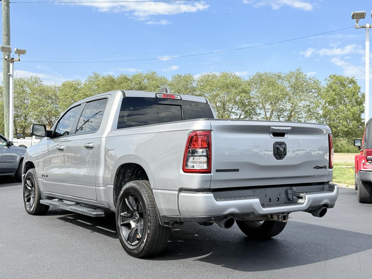 RAM 1500 Big Horn 4x4 Crew Cab 5'7" Box 2020