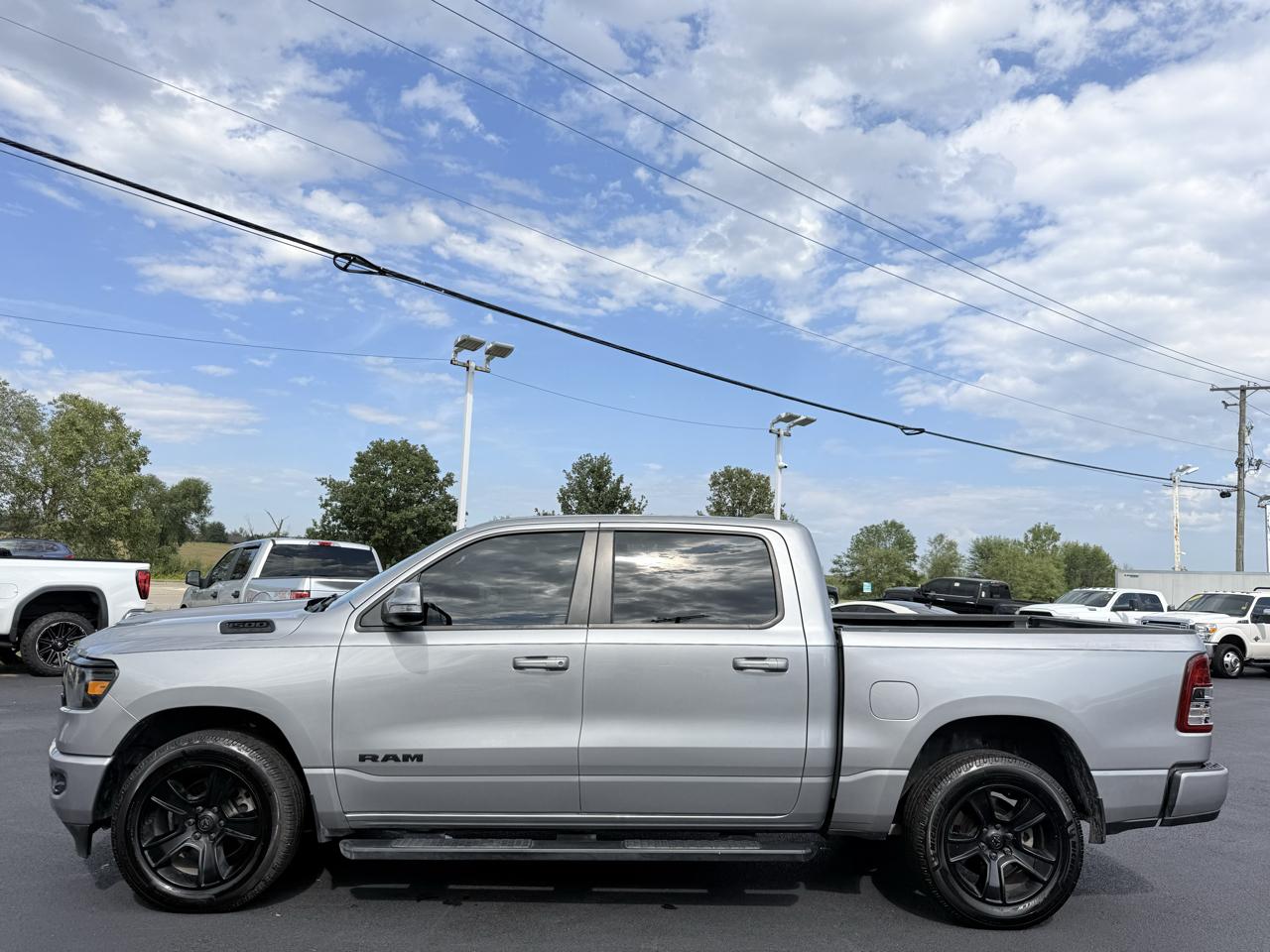 RAM 1500 Big Horn 4x4 Crew Cab 5'7" Box 2020