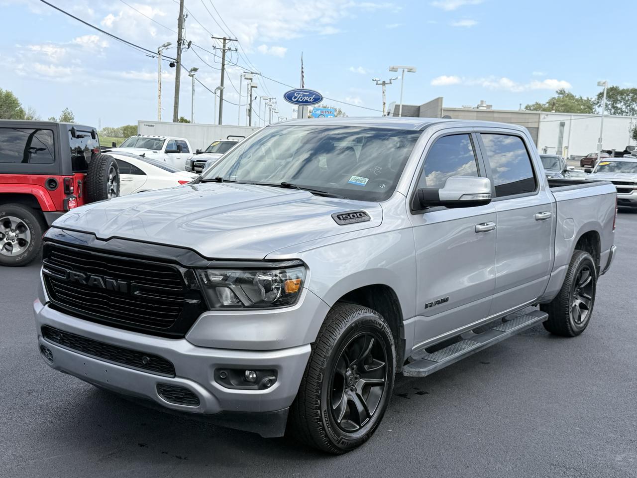 RAM 1500 Big Horn 4x4 Crew Cab 5'7" Box 2020