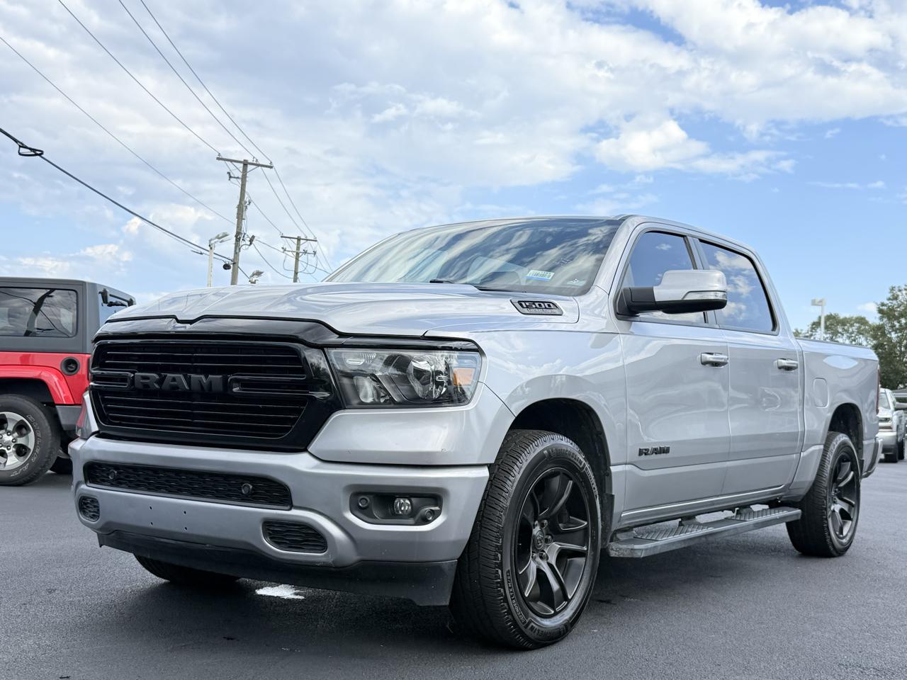 RAM 1500 Big Horn 4x4 Crew Cab 5'7" Box 2020