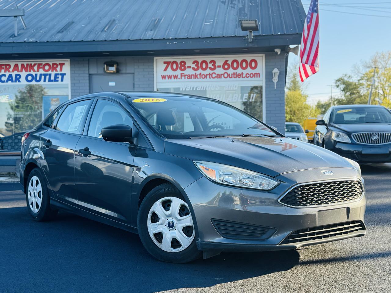 Gray 2015 Ford Focus Sedan Front-Wheel Drive 5-Speed Manual