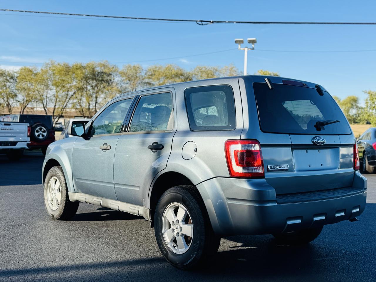 Ford Escape FWD 4dr XLS 2012
