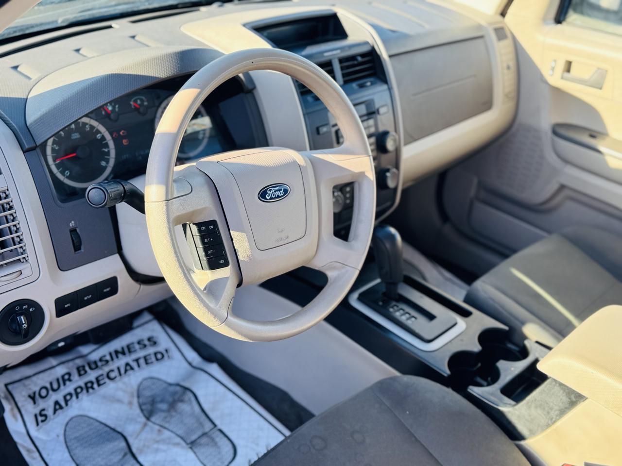 Ford Escape FWD 4dr XLS 2012
