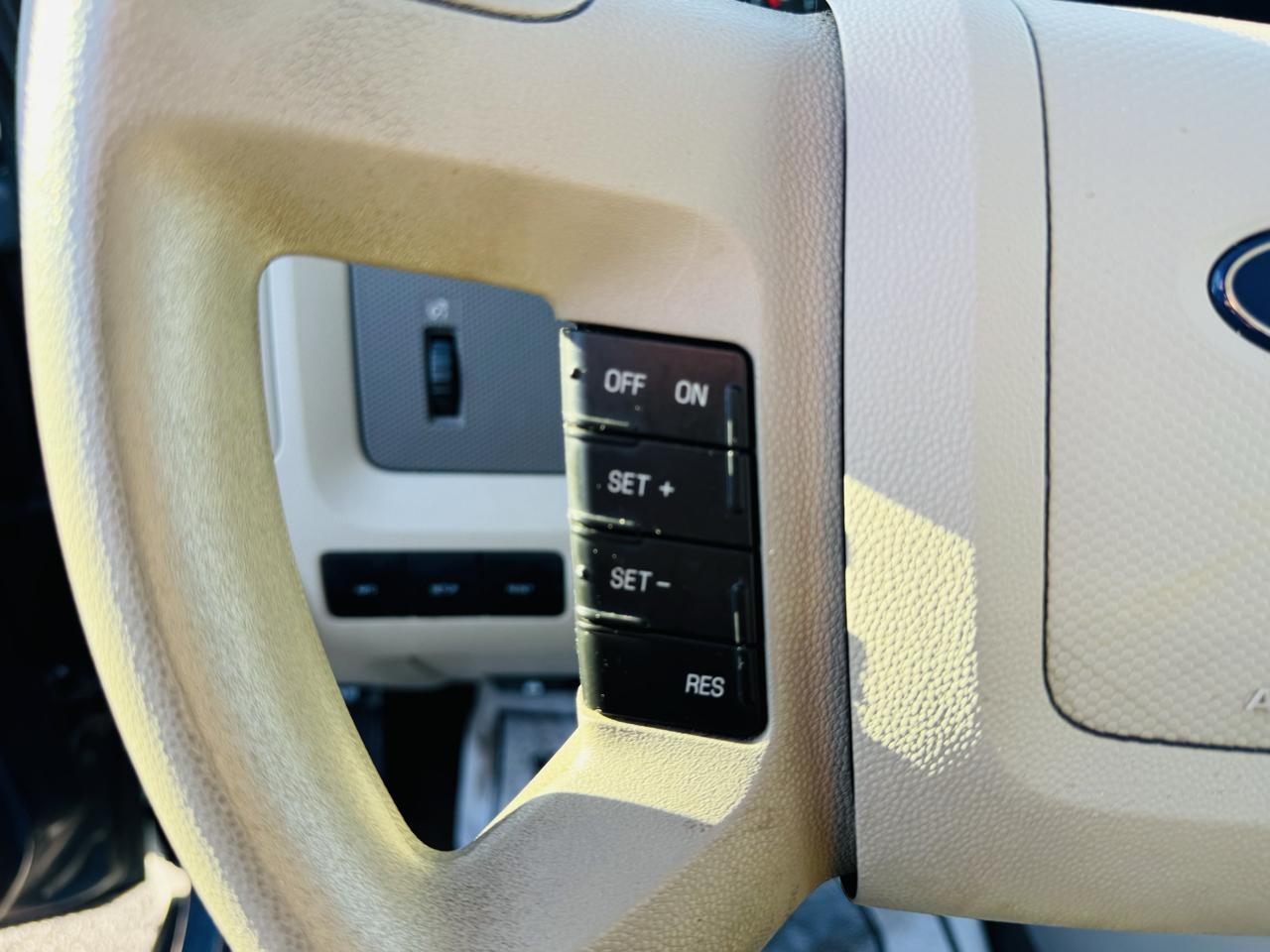 Ford Escape FWD 4dr XLS 2012