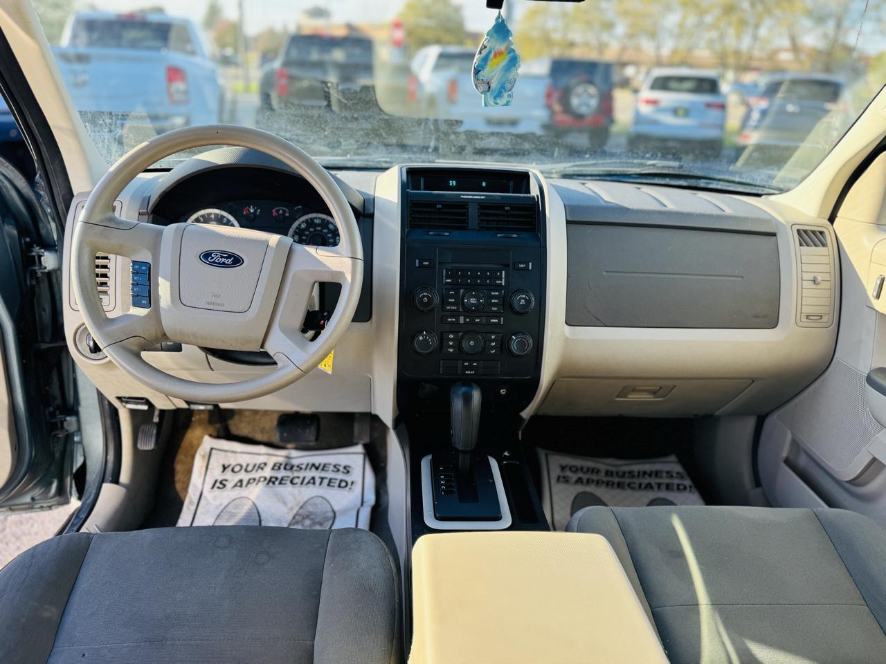 Ford Escape FWD 4dr XLS 2012