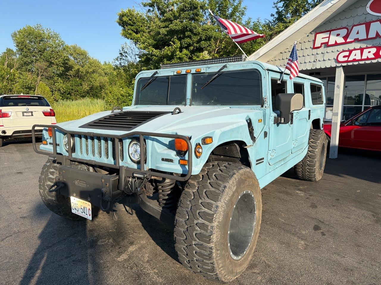 AM General Hummer 4-Passenger Wgn Enclosed 2001