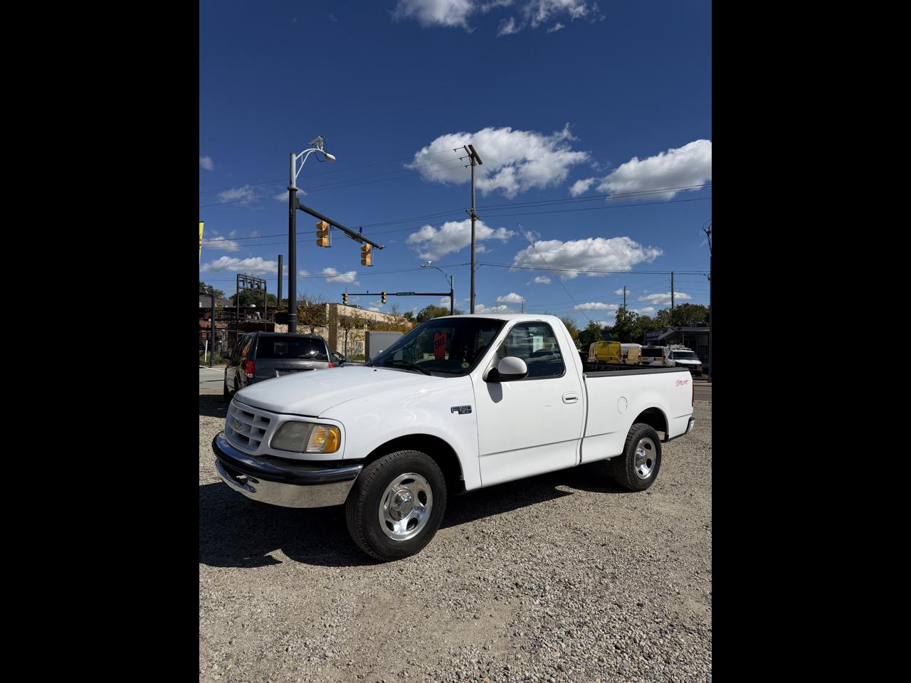 2000 Ford F-150 WS Reg. Cab Short Bed 2WD