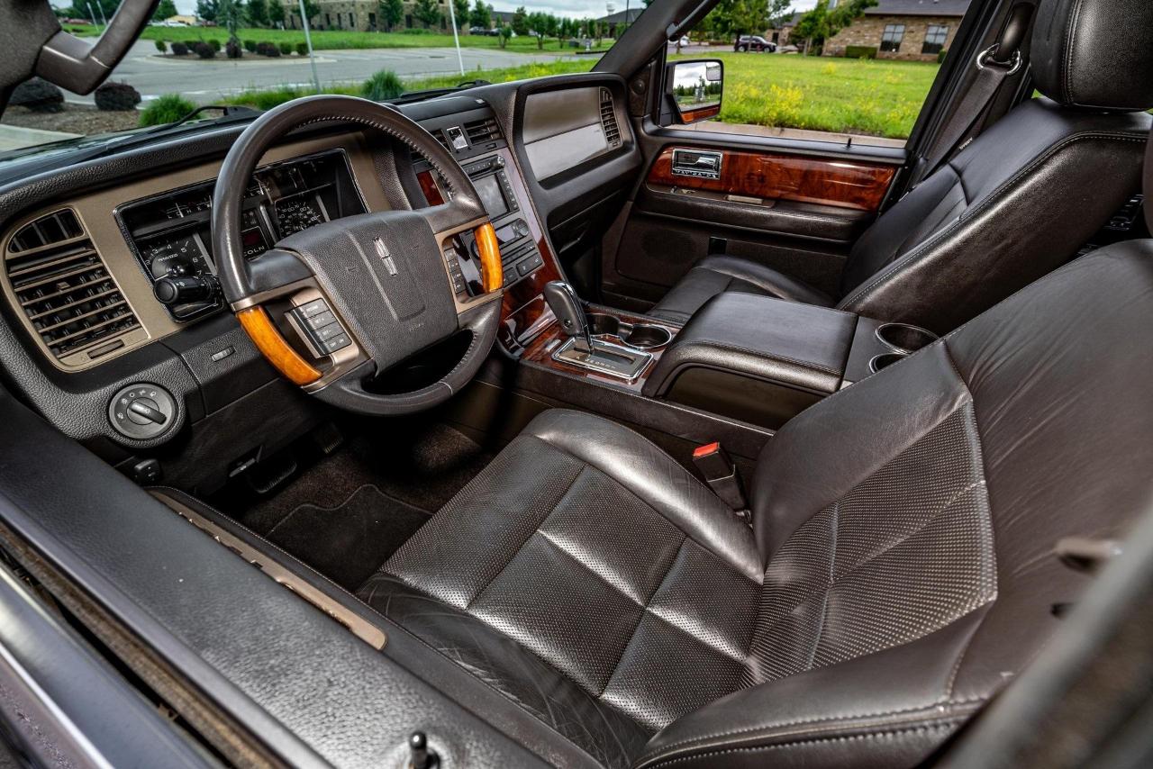 Lincoln Navigator 2WD 2012