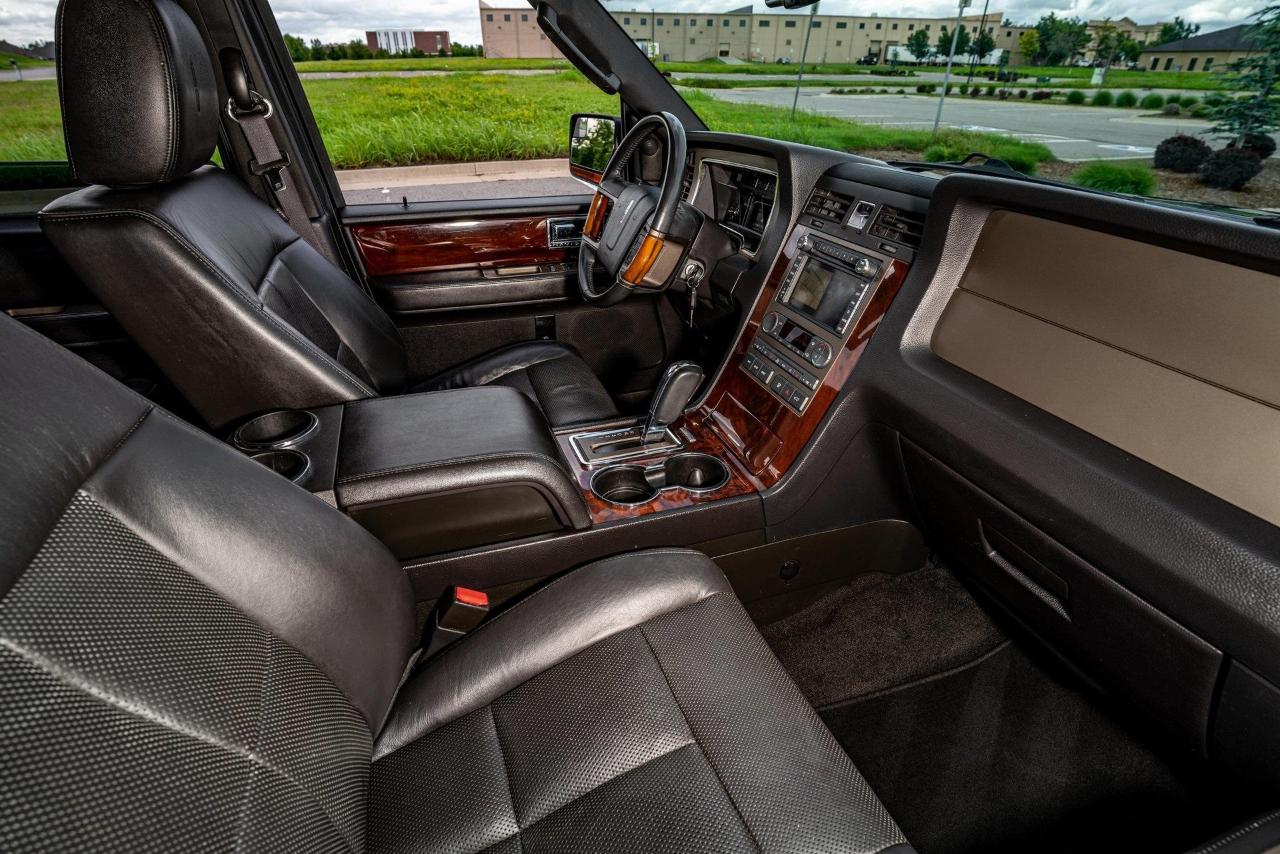 Lincoln Navigator 2WD 2012