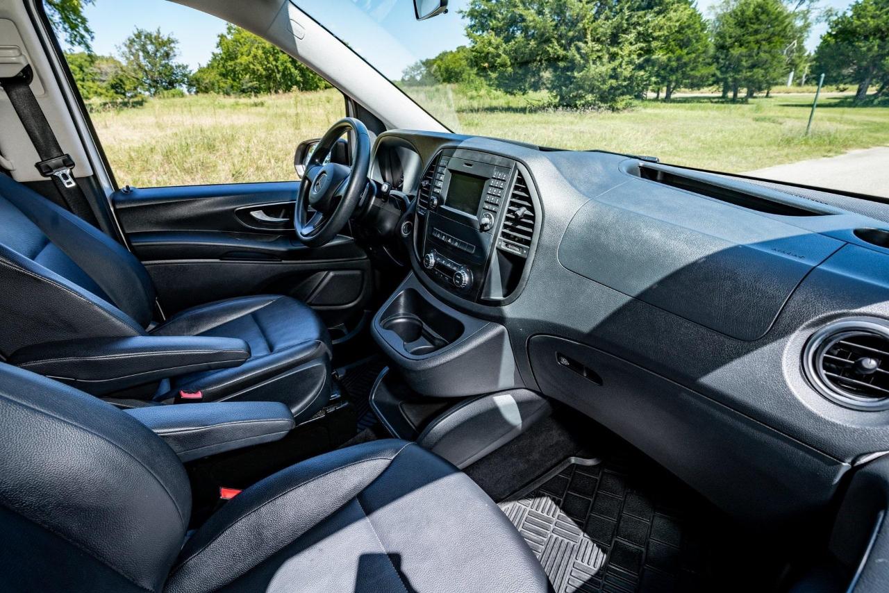 Mercedes-Benz Metris Passenger Van 2016