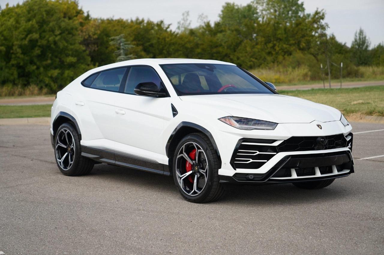 Lamborghini Urus Base 2020
