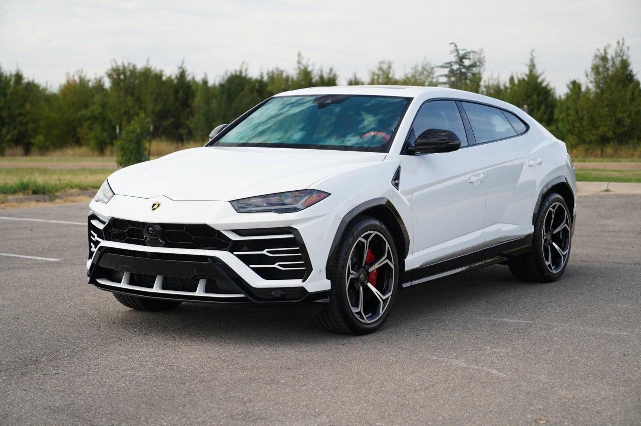 Lamborghini Urus Base 2020