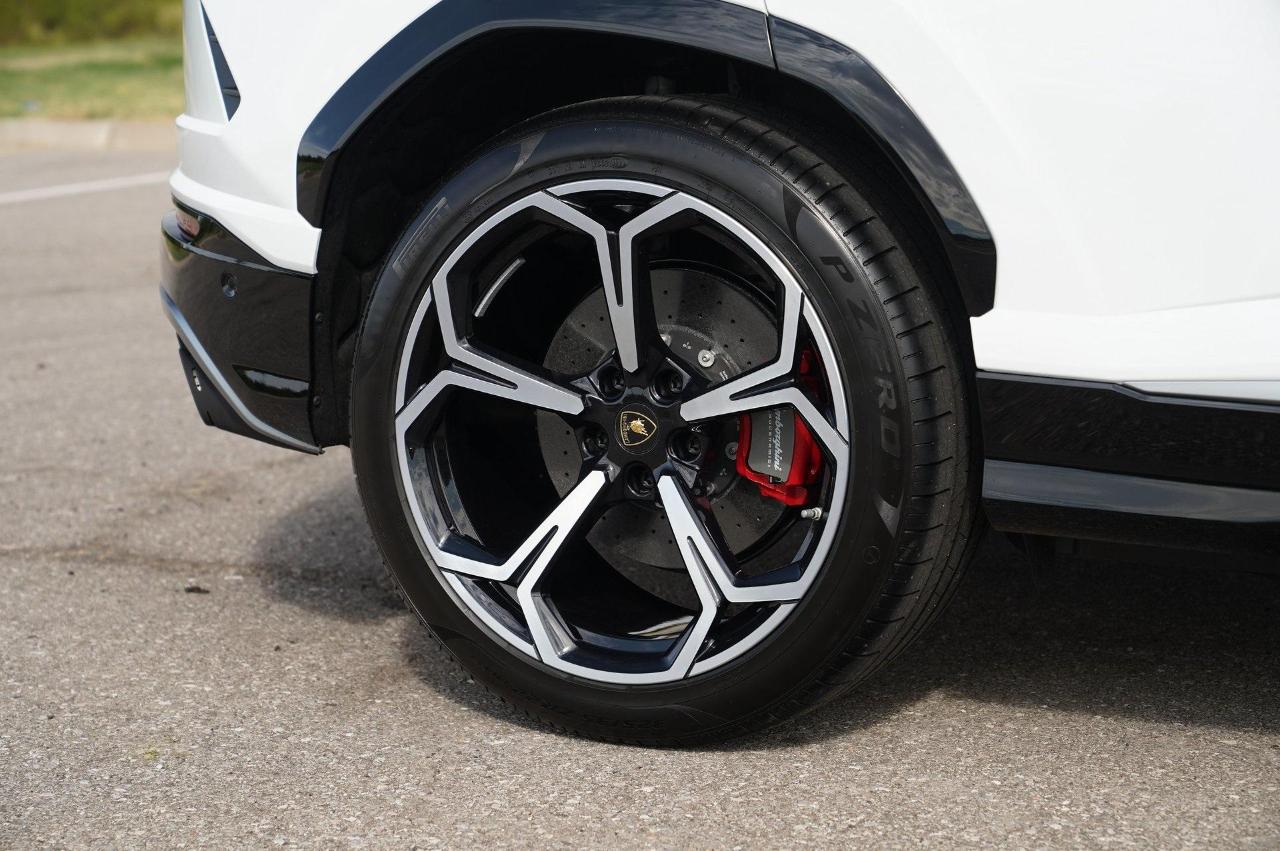 Lamborghini Urus Base 2020