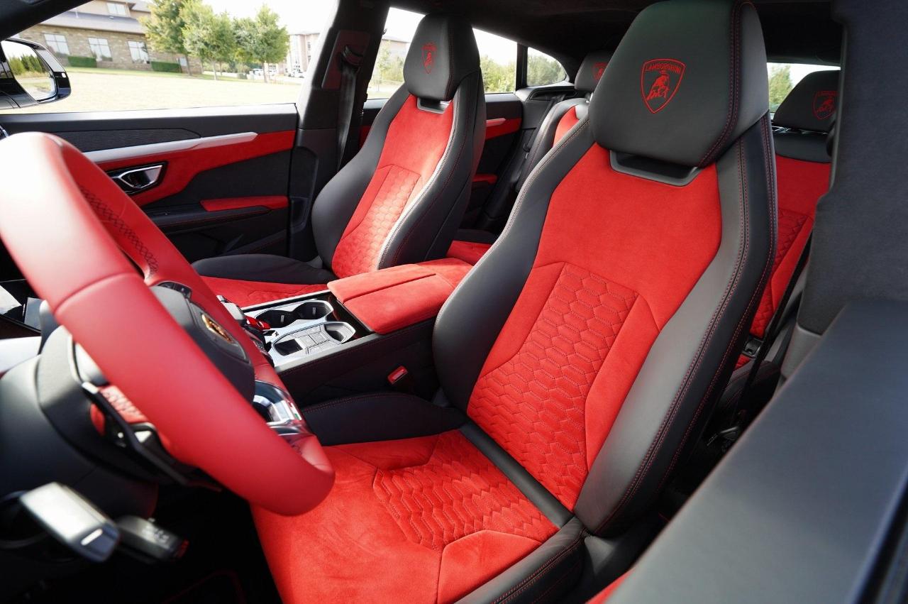Lamborghini Urus Base 2020
