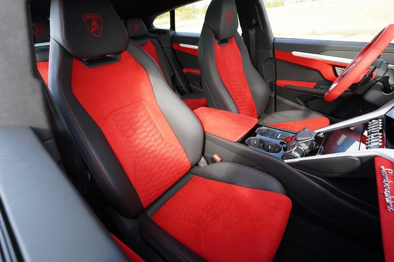 Lamborghini Urus Base 2020